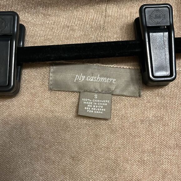 PLY Women’s 100% Cashmere Cardigan Sweater Oatmeal Small  Smoke Free Home. - Picture 2 of 6